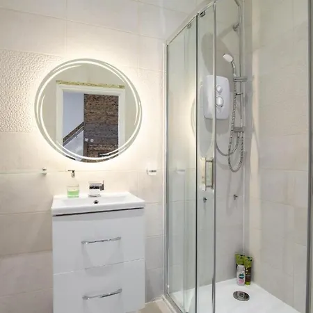 Luxe Living Daire Bradford (West Yorkshire)